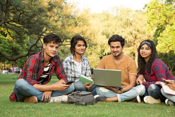 India, University, Campus, School Building, Reading